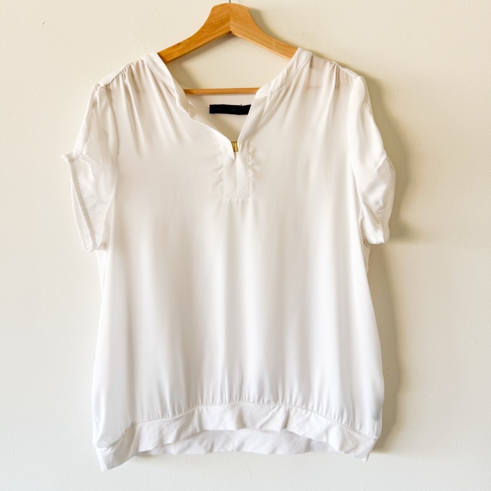 The Limited Vi-Neck White Blouse Size‎ XL